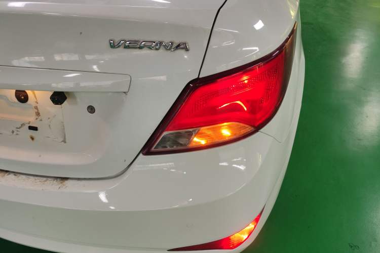 Used Hyundai Verna (older generation) 2014 1.4L Manual Smart GLS Trim
