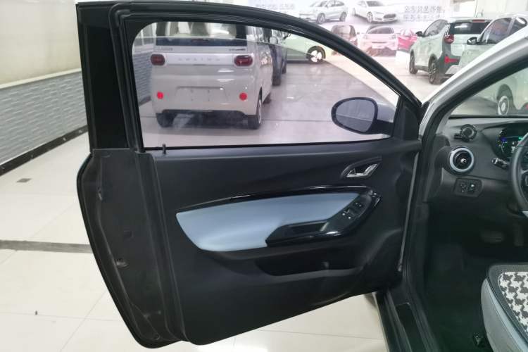 Used Chery New Energy Little Ant 2022 Restyled Version Sweet Pink Edition Half-Sugar Version 30.6 kWh 30 kW 301 km