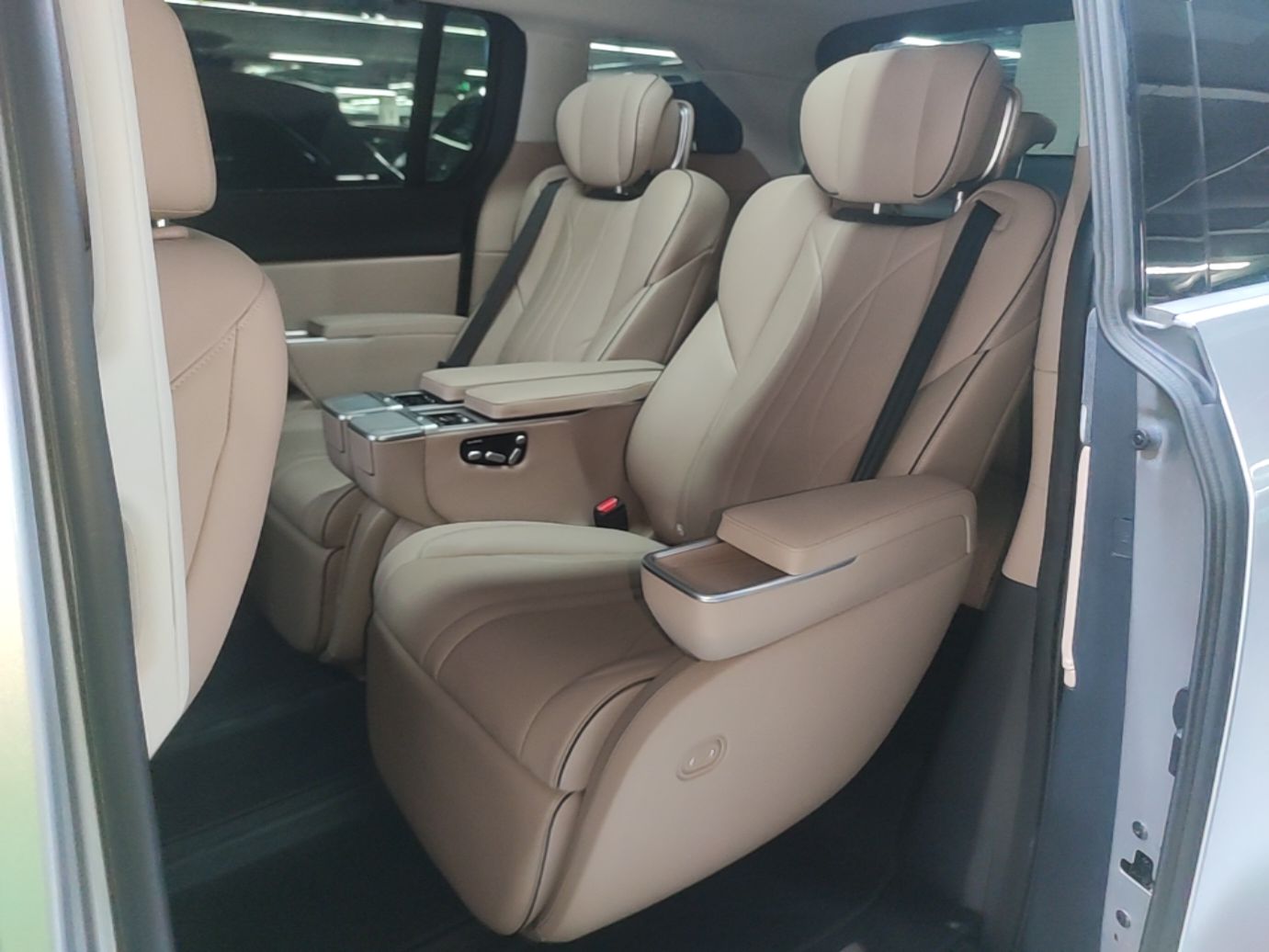XPeng X9 2024 640 All-Wheel Drive High-Performance Max — снимка 20
