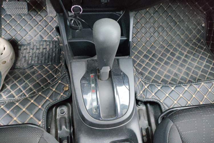 Used Honda Fit 2018 1.5L CVT Comfort Sunroof Version Gear Lever