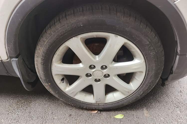 Used Buick Encore 2014 1.4T Automatic Two-Wheel Drive Urban Elite Model Right Front Wheel Hub