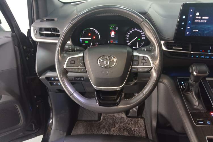 Used Toyota SIENNA 2021 2.5L Hybrid Premium Edition