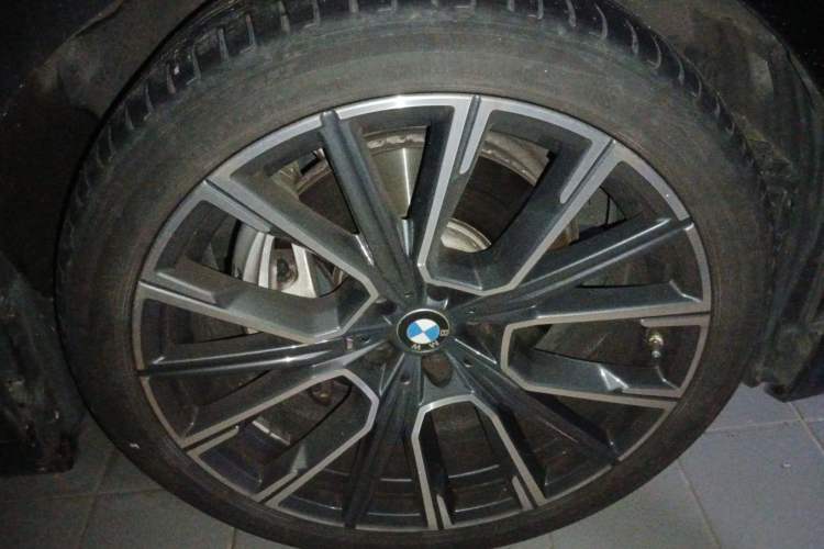 Used BMW 7 Series 2021 740Li Leading Model M Sport Package Right Front Wheel Hub