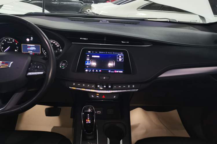 Used Cadillac XT4 2020 28T Two-Wheel-Drive Leading Version Audio And AC Panel