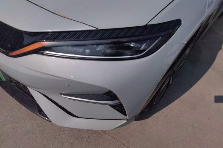 Used BYD Song L EV 2025 Intelligent Driving Version 662 km LiDAR Excellence Edition Left Front Headlight