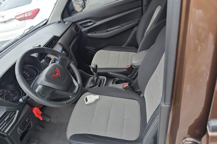 Used Wuling Hongguang 2021 1.5L S Base Version LAR
