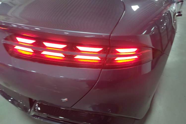 Used Denza Z9 2024 1100 km Four-Wheel Drive Max Version