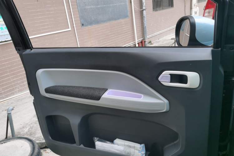 Used Chery New Energy QQ Ice Cream 2022 170km Sundae Phosphate Lithium-Ion
