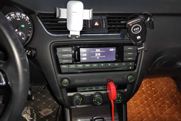 Used Skoda Octavia 2017 1.6L Automatic Smart Drive Edition Audio And AC Panel