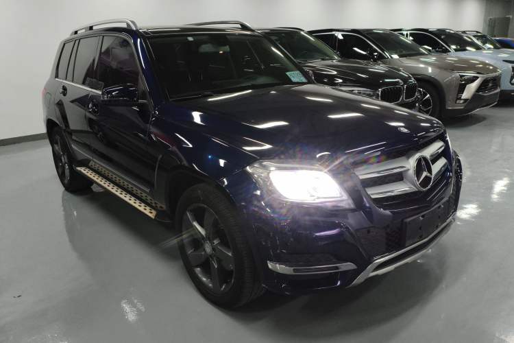 Used Mercedes-Benz GLK-Class 2013 GLK 300 4MATIC Dynamic Sunroof Model
