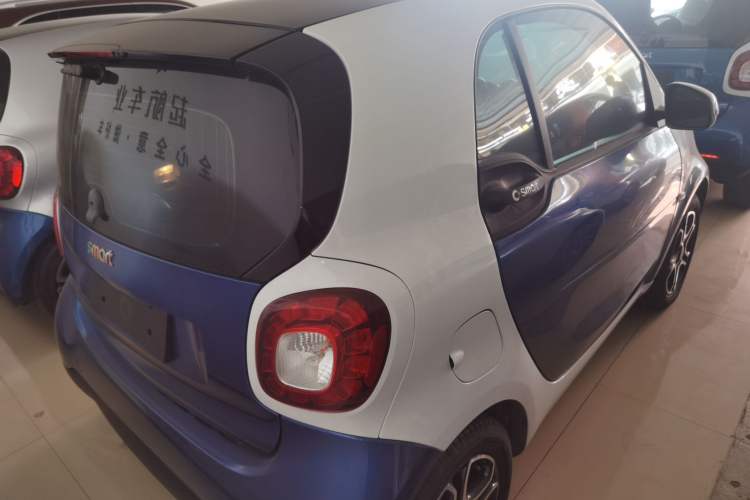 Used smart fortwo 2017 1.0L 52kW New Sound Special Edition China V Emission Standard
