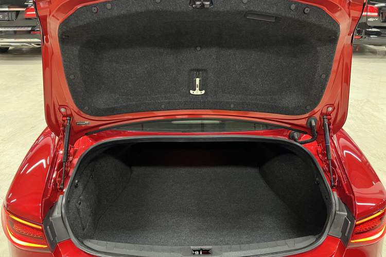 Used Infiniti Q60 2017 2.0T Luxury Edition
