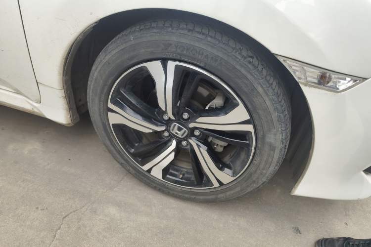 Used Honda Civic 2016 220TURBO CVT Prestige Edition
