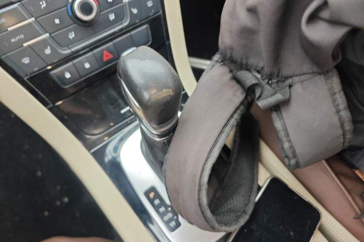 Used MG GS 2015 2.0TGI TST Luxury Edition Gear Lever