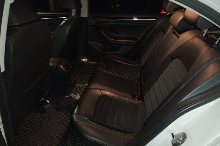 Used Volkswagen Sagitar 2017 230TSI Automatic Luxury Edition