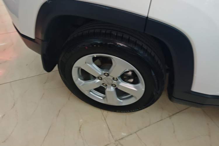 Used Jeep Compass 2017 200T Automatic Family Edition Right Rear Wheel Hub