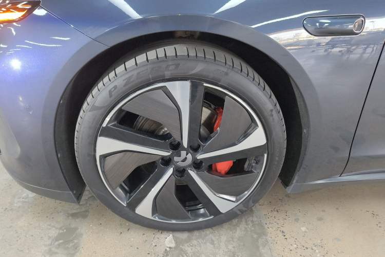 Used Nio ET7 2023 100kWh Signature Edition Left Front Wheel Hub