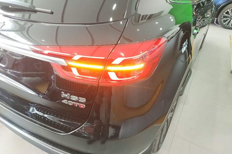 Used Hongqi HS5 2022 Facelifted Version 2.0T Smart Connect Flagship All-Wheel-Drive Edition