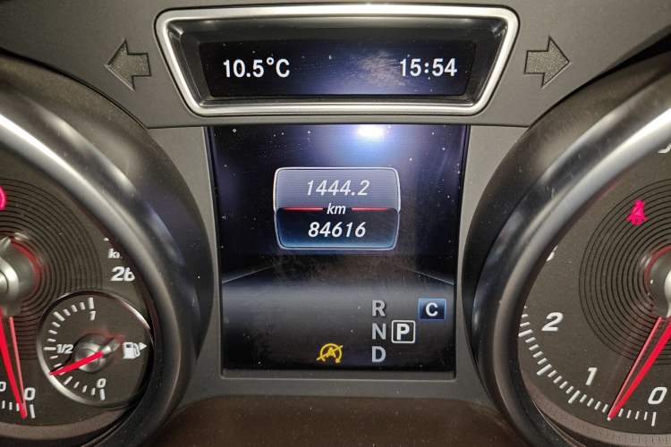 Used Mercedes-Benz GLE 2016 GLE 400 4MATIC Odometer Close Up