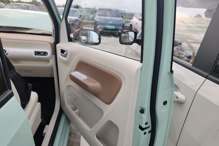 Used Wuling Hongguang MINIEV 2024 3rd Generation 215km Youth Edition