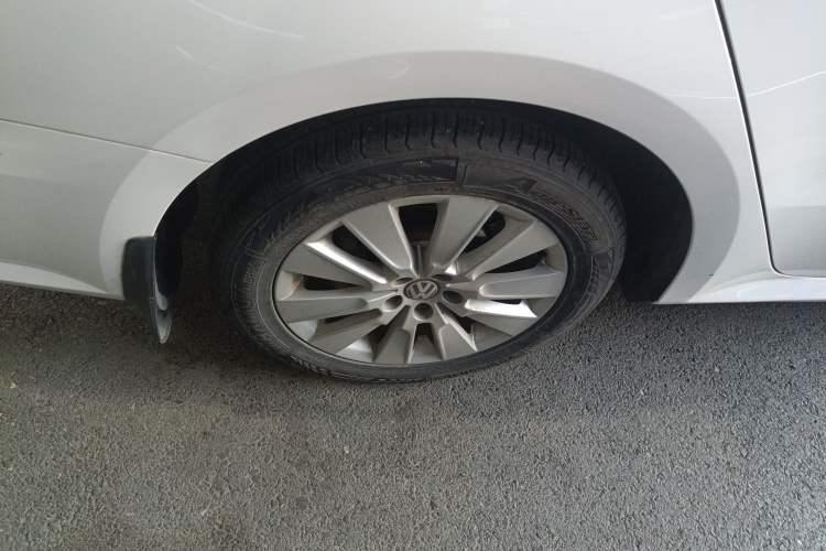 Used Volkswagen Lavida 2013 Restyled Classic 1.6L Automatic Comfort Edition Right Rear Wheel Hub