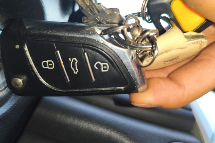 Used Kia Forte 2009 1.6L MT GL Vehicle Key