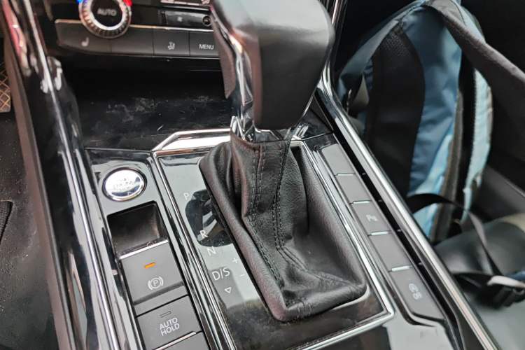 Used Volkswagen Phideon 2019 380TSI Two-Wheel Drive Business Edition China VI Standard