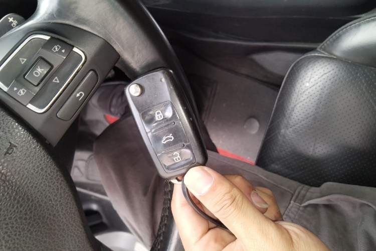 Used Volkswagen Tiguan 2015 1.8TSI Automatic All-Wheel-Drive Luxury Model Vehicle Key