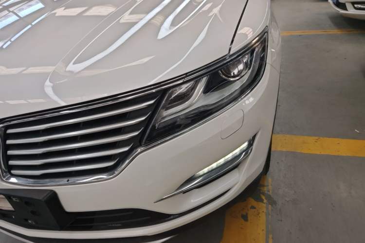 Used Lincoln MKC 2017 2.0T Two-Wheel Drive Deluxe Edition