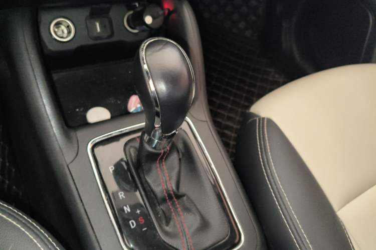 Used CHANGAN CS35 2017 1.6L Automatic Prestige Model Gear Lever