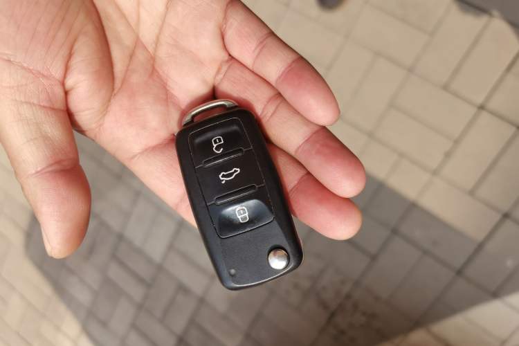 Used Volkswagen Sagitar 2018 1.6L Manual Comfort Model Vehicle Key