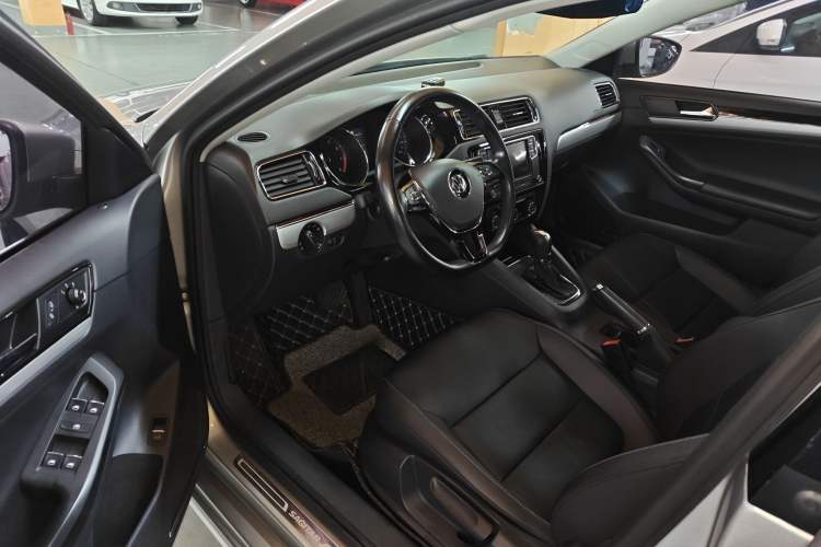 Used Volkswagen Sagitar 2018 1.6L Automatic Comfort Model Driver Seat