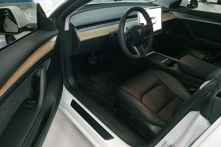 Used Tesla Model 3 2022 Rear-Wheel-Drive Version
