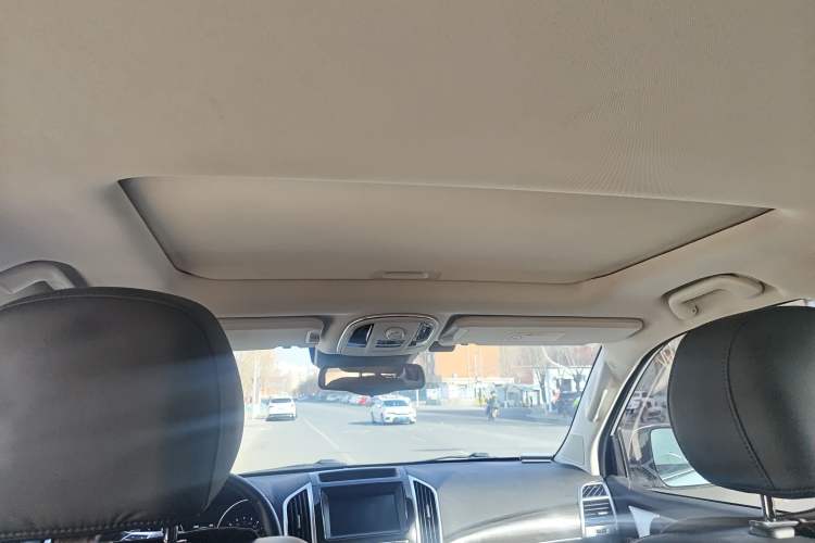 Used Haval H9 2016 2.0T Four-Wheel Drive Luxury 7-Seater Headliner