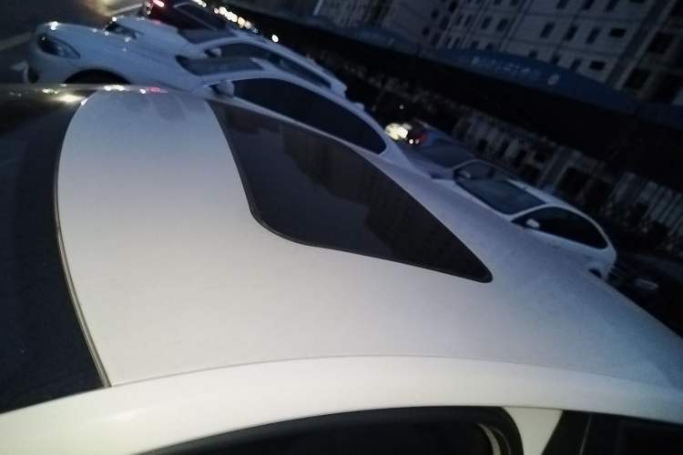 Used Volkswagen Jetta 2017 1.5L Manual Comfort Model Roof