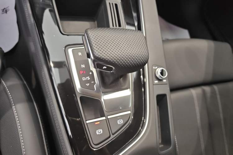 Used Audi A4L 2024 40 TFSI Luxury Dynamic Edition
