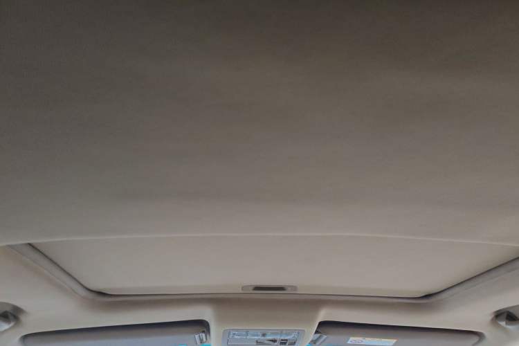 Used Toyota Highlander 2012 2.7L Two-Wheel Drive 7-Seater Luxury Edition
