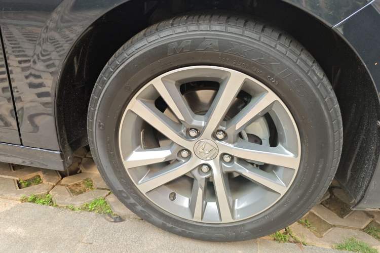 Used Honda Civic 2023 240TURBO CVT Dynamic Edition Right Front Wheel Hub