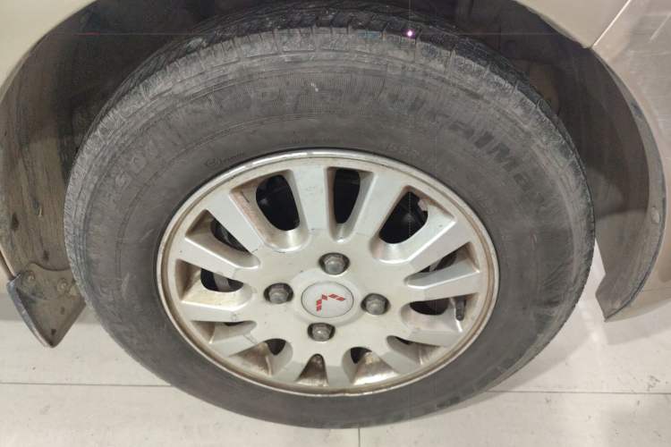 Used Wuling Rongguang V 2016 1.5L Standard Version
