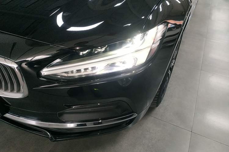 Used Volvo S90 2023 B5 Zhiyuan Luxury Edition
