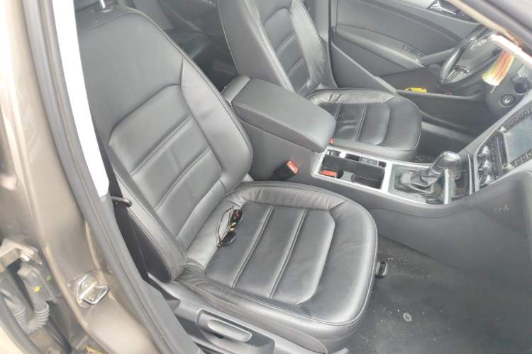 Used Volkswagen Passat 2014 1.8TSI DSG Prestige Edition Right Front Seat