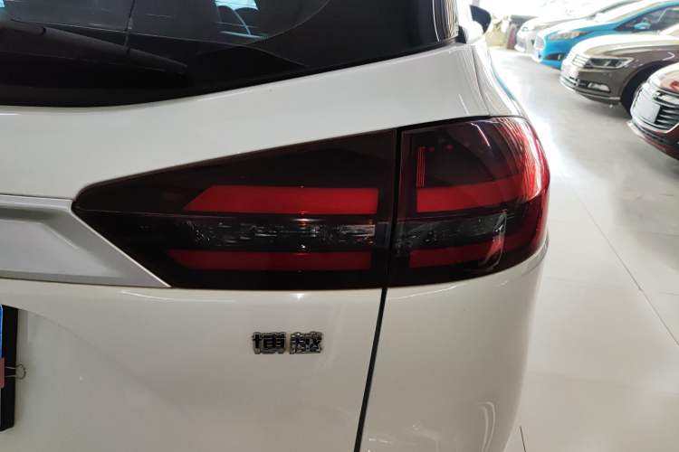 Used Geely Auto Emgrand X7 Sport 2021 Million Edition 1.8TD DCT Two-Wheel Drive Comfort Model