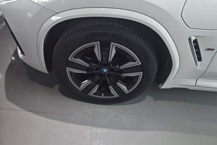 Used BMW iX3 2022 Updated Leading Version
