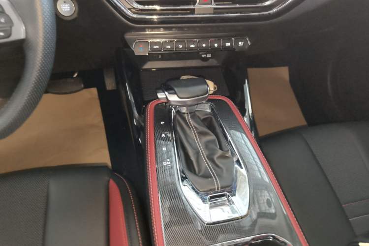 Used CHANGAN OSHAN X5 2023 Enjoy Edition 1.5T DCT Luxury Model Gear Lever