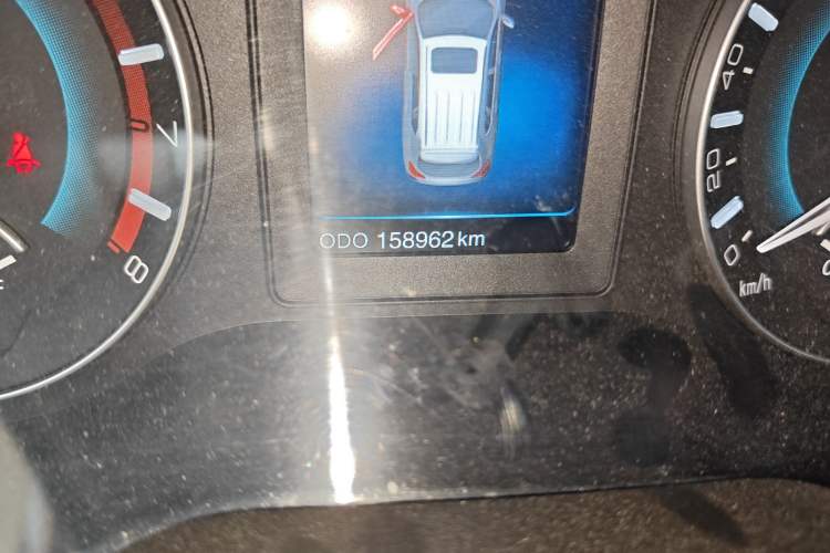 Used Haval H2 2016 Red-Label 1.5T Manual Two-Wheel Drive Luxury Model Odometer Close Up