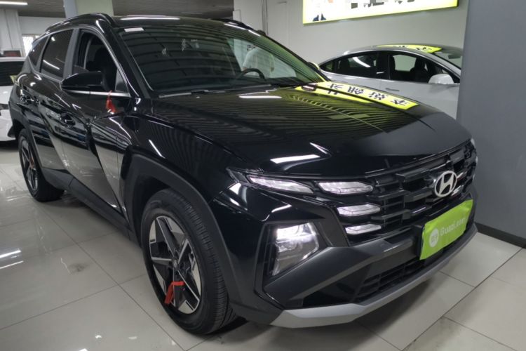 Used Hyundai Tucson 2025 Tucson L 1.5T Elite Edition Front Right 45 Deg