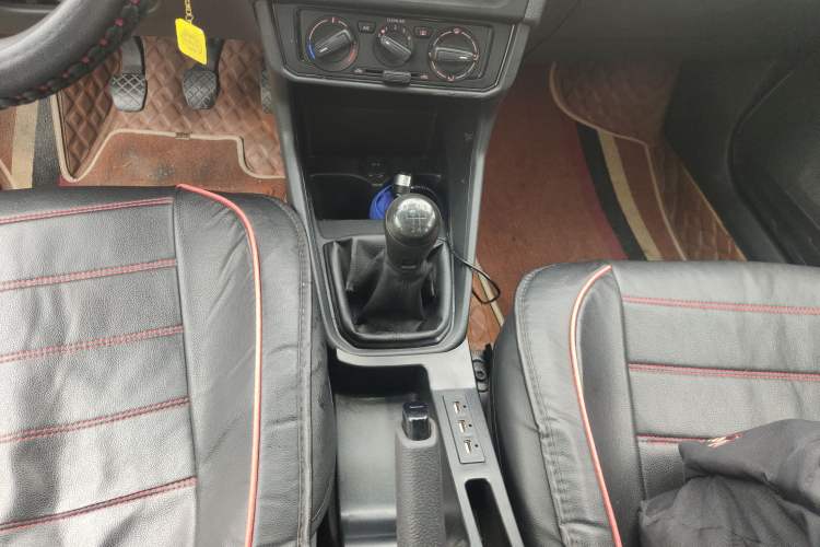 Used Volkswagen Santana 2016 1.4L Manual Fashion Edition Gear Lever