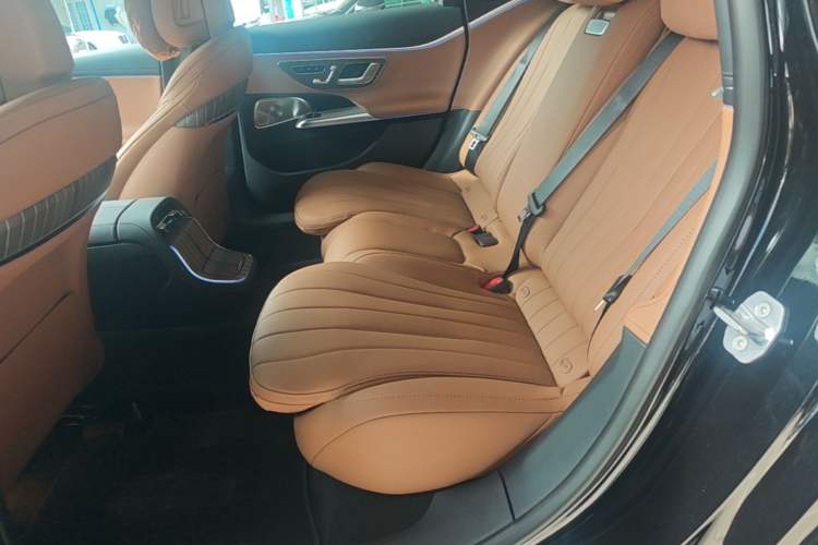 Used Mercedes-Benz E-Class 2026 Model, Restyled E 300 L Luxury Version