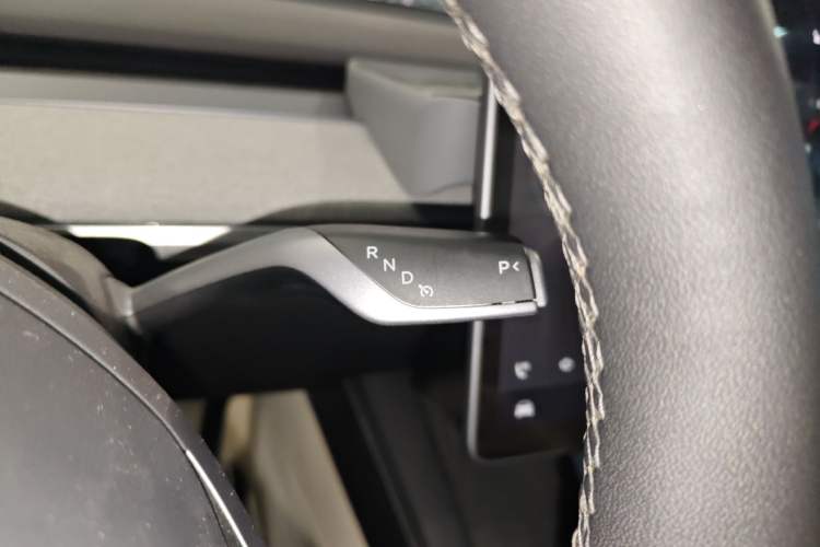 Used Tesla Model Y 2023 Rear-Wheel-Drive Version
