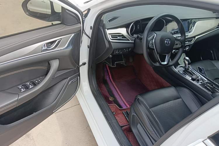 Used CHANGAN Eado 2019 High-Energy Edition 1.6L GDI Automatic Pioneer Model China VI Standard
